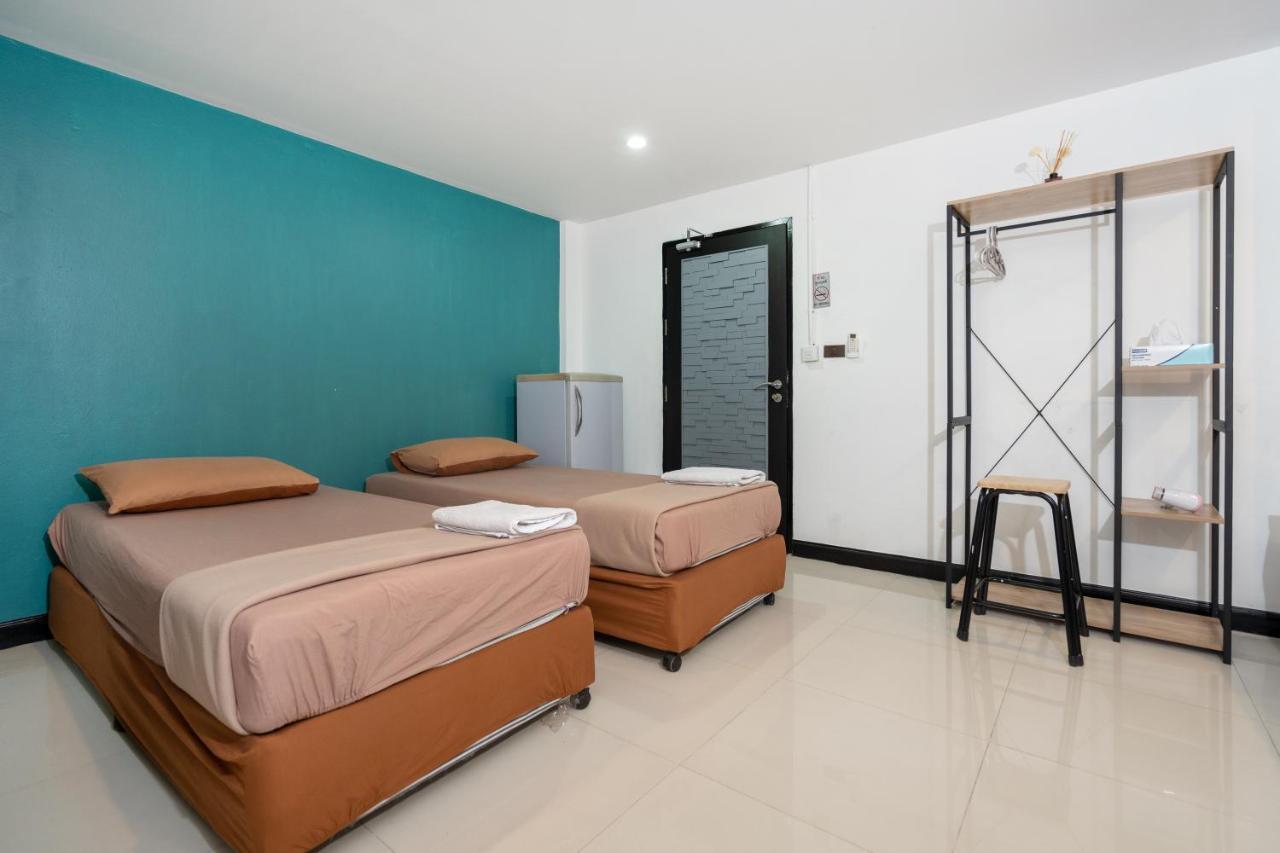 Black Pantera Hostel Patong Экстерьер фото
