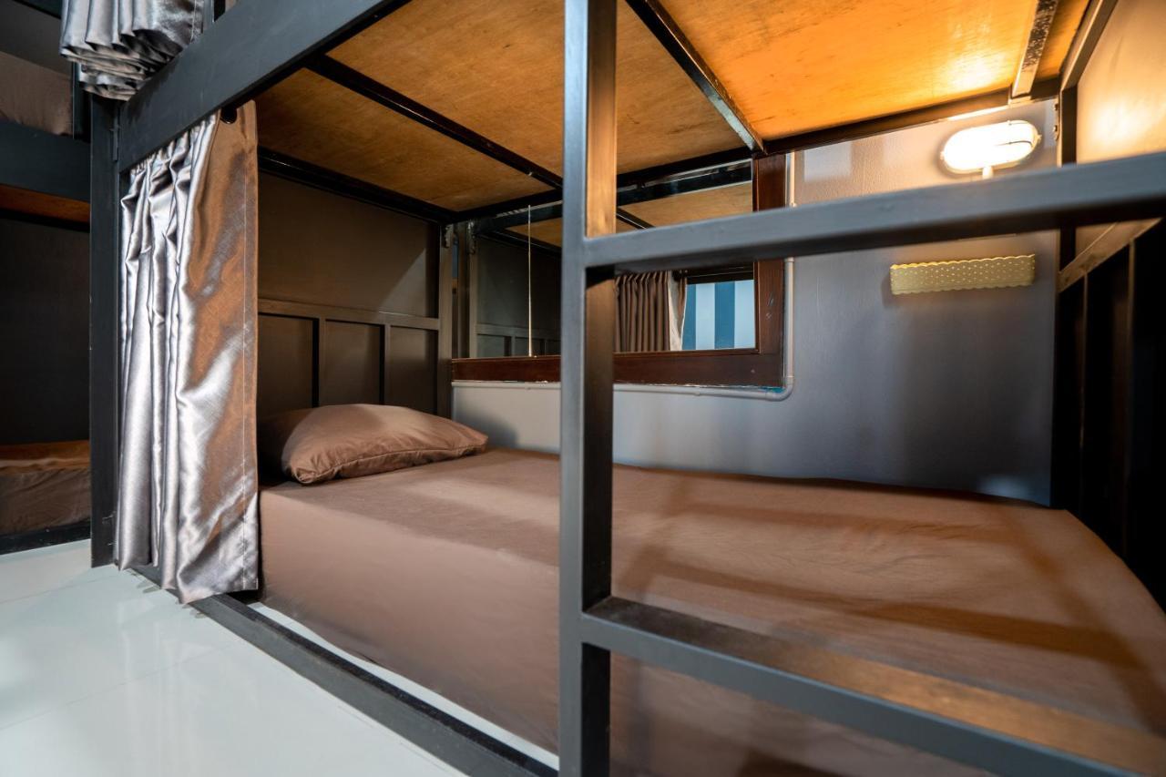 Black Pantera Hostel Patong Экстерьер фото