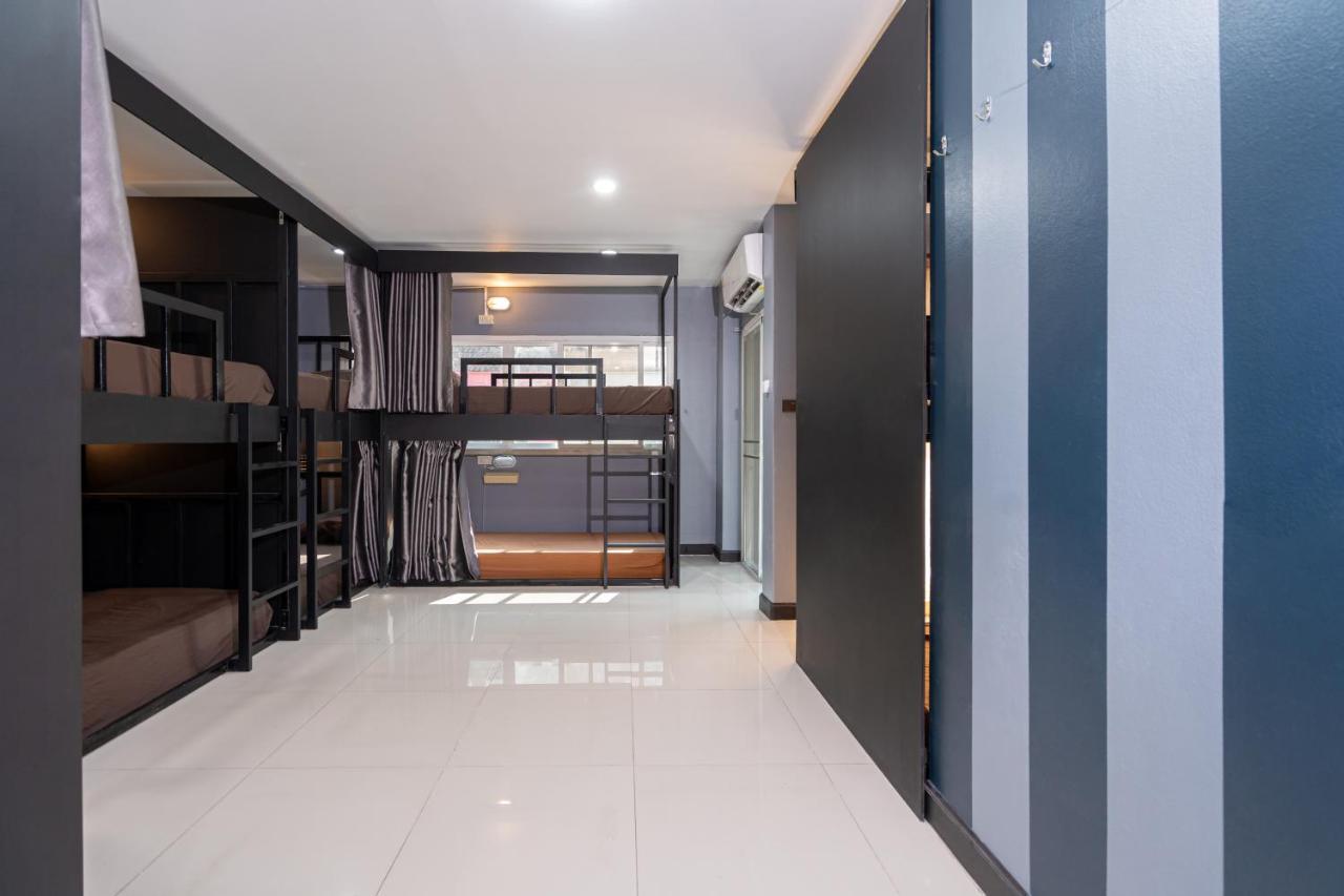 Black Pantera Hostel Patong Экстерьер фото