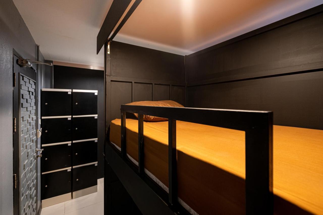 Black Pantera Hostel Patong Экстерьер фото