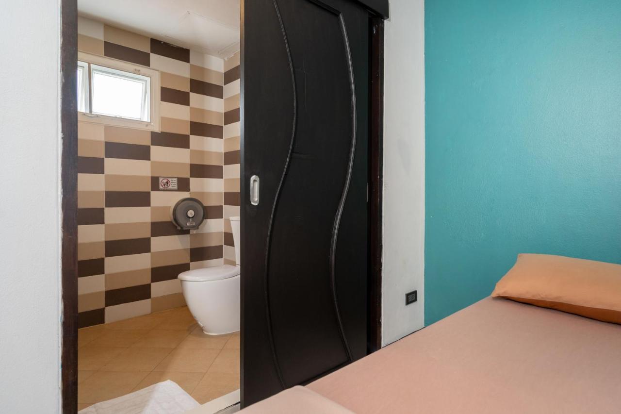 Black Pantera Hostel Patong Экстерьер фото