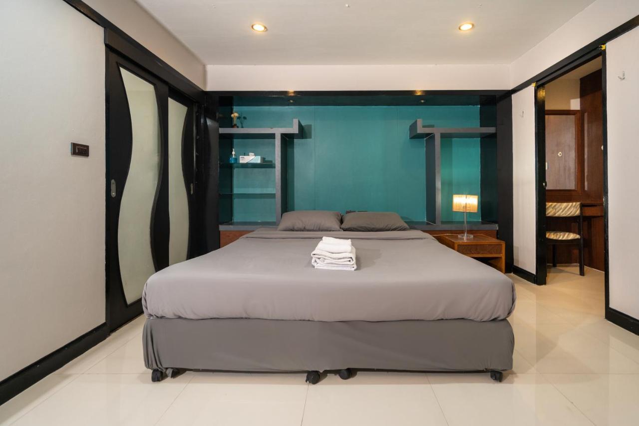 Black Pantera Hostel Patong Экстерьер фото