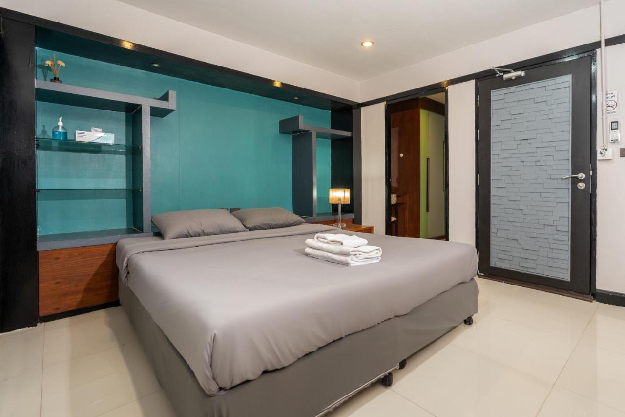 Black Pantera Hostel Patong Экстерьер фото