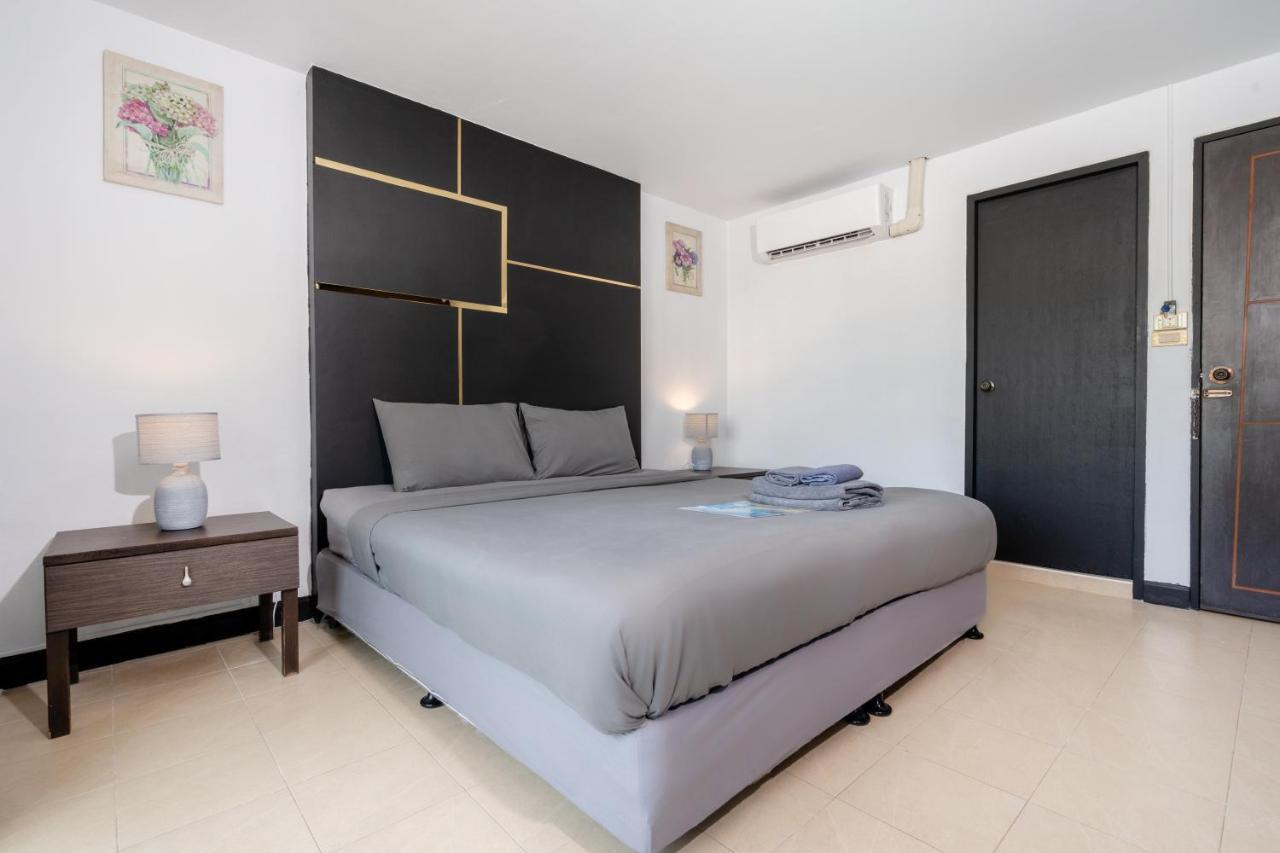 Black Pantera Hostel Patong Экстерьер фото