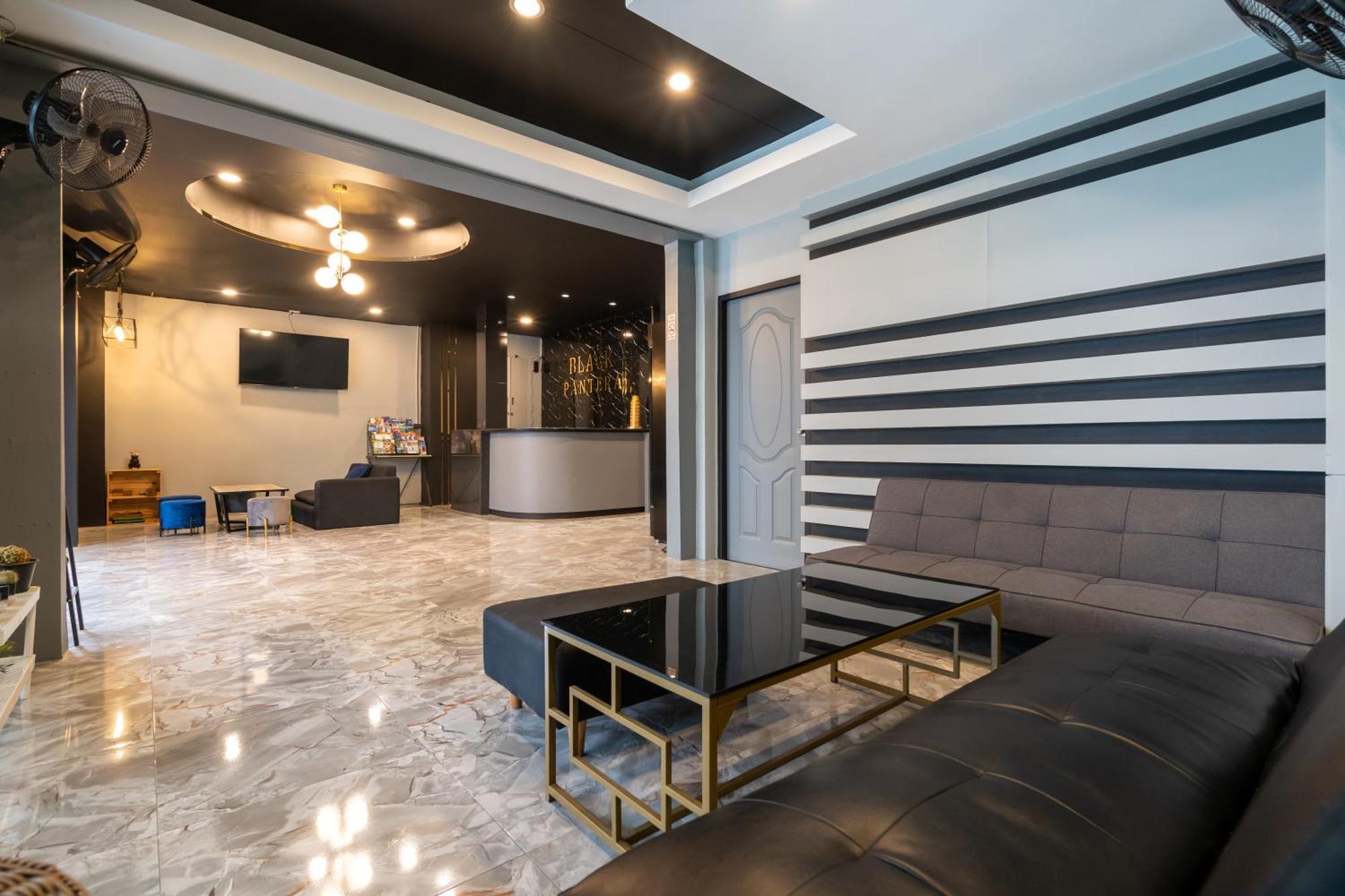 Black Pantera Hostel Patong Экстерьер фото