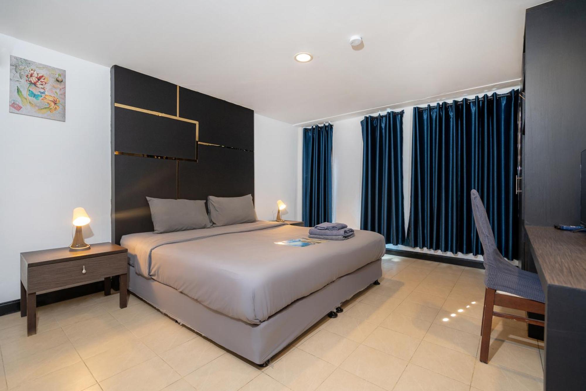Black Pantera Hostel Patong Экстерьер фото